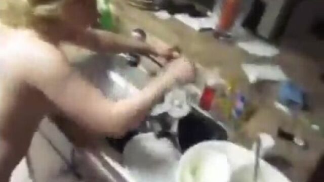 Ее ебут в анал а она курит сигарету ( hd 720 69 домашнее порно сводная сестра сводный брат тетя дядя мамка студенты 18 лет )