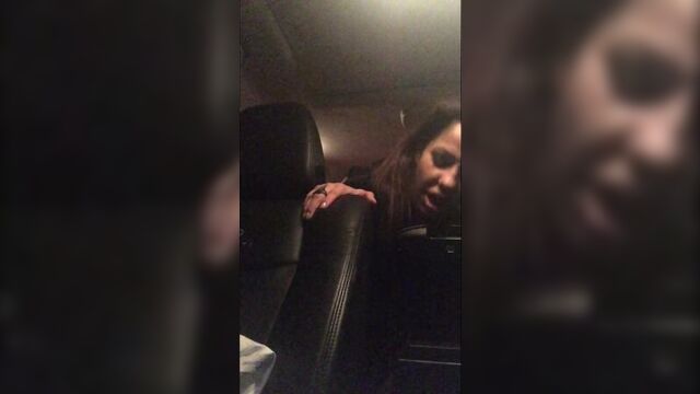 Елену Беркову трахают в тачке 2017