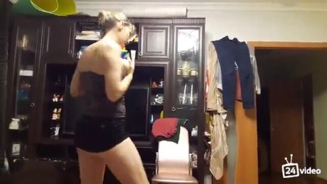 Пьяная жена разделась для секса |домашка,домашнее,секс,порно,член,сиськи,титьки,раком,сиси,попа,жопа,минет,сосет,трахнул,инцест,