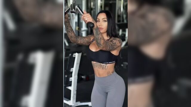 NATASHA NOELLE (HOT AND SEXY 482)