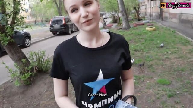 Молодая девочка курьер в качестве подарка дарит секс с собой! Stacy Starando [порно, секс, трахает, русское, инцест, мамка, РОБИ