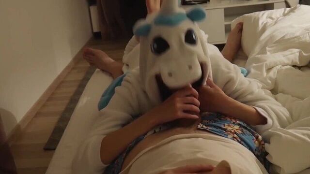 Сосет своему сводному брату (Порно Sex трах Fuck Домашнее porno Любительское teen Home Porn XXX young домашка)