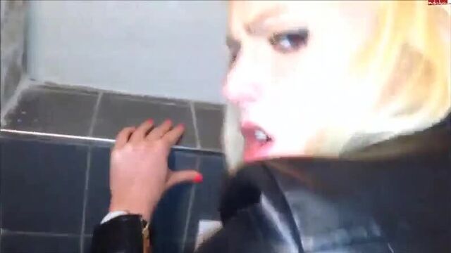 Колхозница на понтах пошла в клубе по рукам мажоров (Porn Sex Home Amateur)