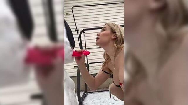 Трахнула снеговика