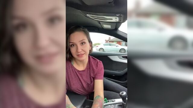 Снял на дороге девушку