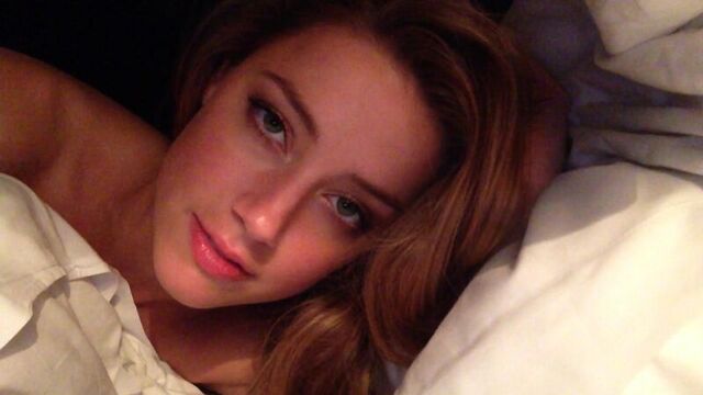 Amber Heard Leaked 1 / эротика девушка сиськи грудь голая раздевается стриптиз знаменитость girl boobs tits nude celebrity sexy