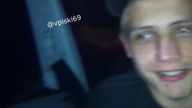 Молодую шкуру пустили по кругу на природе, студентку раком, грязные разговоры, жесткий секс, русское домашнее порно