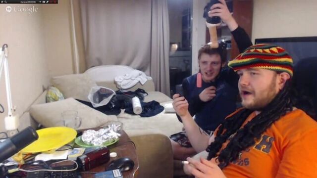 VJLink (VJLinkHero) И Влад Савельев звонят в СЕКС ПО ТЕЛЕФОНУ И ЕБУТ СТРАПОН ВАГИНОЙ.