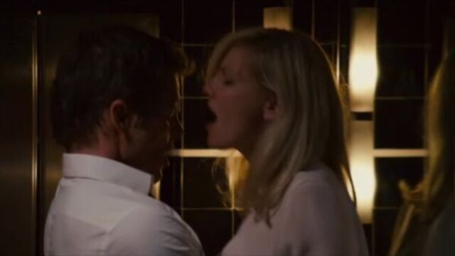 Kirsten Dunst - Bachelorette (2012) (эротическая постельная сцена из фильма знаменитость трахается голая занимается сексом)