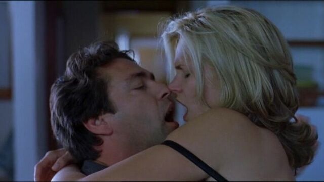 Natasha Henstridge - Second Skin (2000) (эротическая постельная сцена из фильма знаменитость трахается голая занимается сексом)