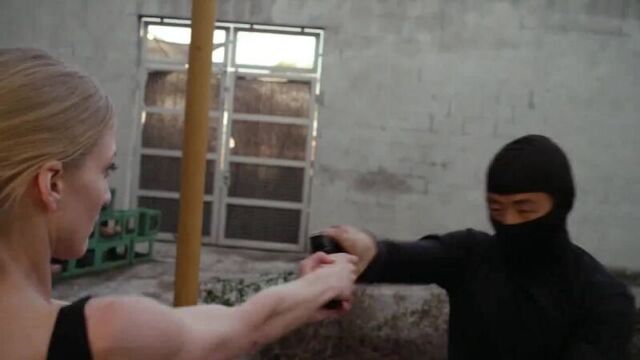 Winter Ave Zoli shoulder riding Headscissor