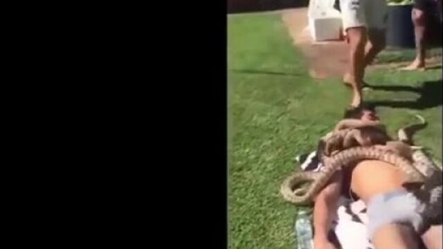 Лучшие приколы над спящими людьми. Страшные розыгрыши. Подборка приколов