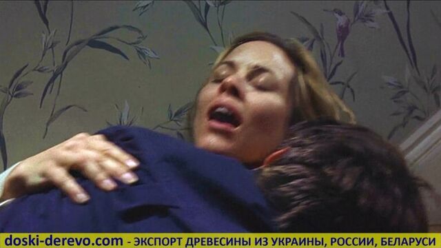 Эротические сцены из фильмов (18+) - Секс на лестнице в фильме "Oпpaвдaннaя жecтoкocть"