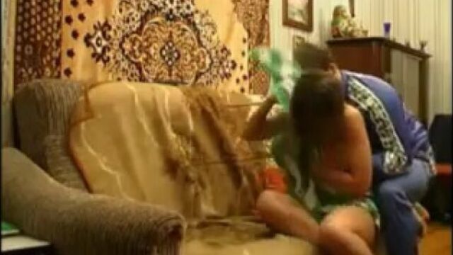 Подсмотрел за соседкой по квартире в душе и трахнул на диване ( hd 720 69 домашнее порно сводная сестра сводный брат тетя дядя м