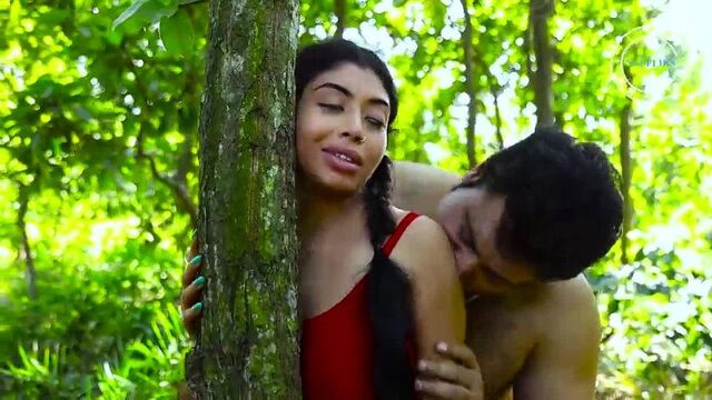 aurat ke nakhre jungal main