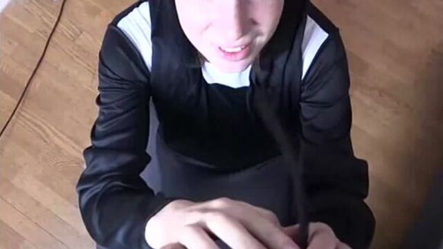 Сексуальная монашка полирует черный хуец ( порно оральный секс белая хуесоска сосет член негра отсос блядь давалка шкура) - HD