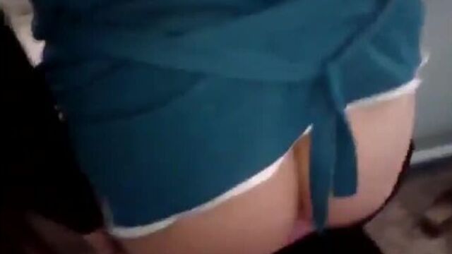 Продавщица сосет и трахается на работе [Русское Порно Минет Секс Russian Porno Suck ]