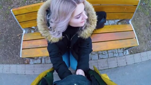 показала грудь и отсосала за деньги на улице (секс, порно, эротика, минет, пикап, молодая, за деньги)