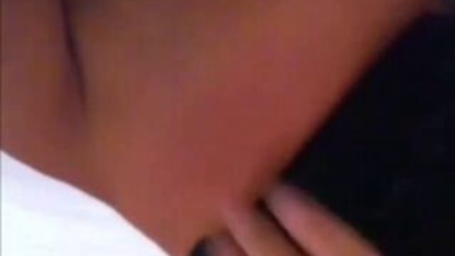 Молоденькая девушка сняла себя на телефон ласкает себя в самолете без трусиков без лифчика голая попа попка пися пиписька писька писечка сиськи сисечки грусь соски сосочки влажная мокрая пальцы внутрь мастурбирует ублажает себя клитор