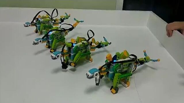 Динозавр lego wedo 2