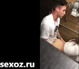 На вписке пьяную в хлам дерут в сартире ~ se.video