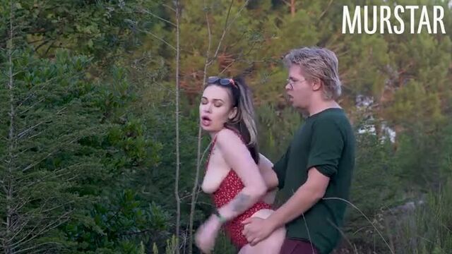 порно русской пары в лесу