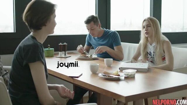 БОЛЬШЕ КОНТЕНТА У НАС В ТЕЛЕГРАМ [порно, секс, трахает, русское, инцест, сестра, домашнее]