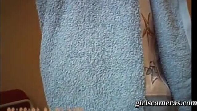 Скрытая камера в душе( мама)