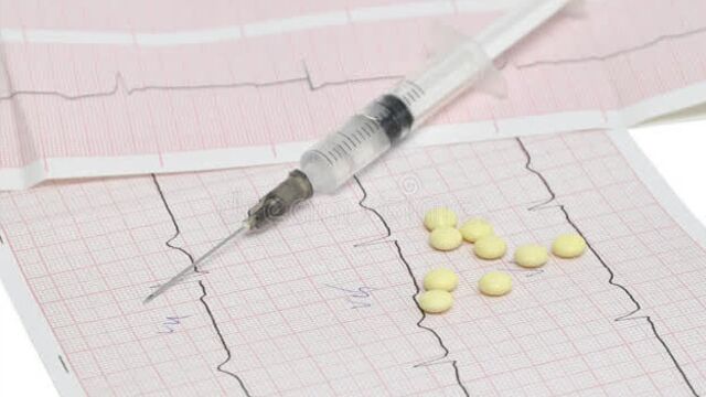 Без оргазма... Не попка, орал, анал) шлюха жрет лапшу даже во время жесткого траха Скрытая камера, измена жены (Новое