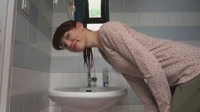 Рука влетает в анал как пуля [HD 1080 porno , #Анал #Красивые девушки #Мастурбация и дрочка #В душе #Фистинг ]