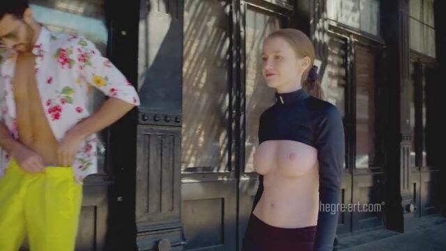 [Hegre-Art.com] Emily Bloom - NYC Nude City Guide (С голой грудью гулять по Нью