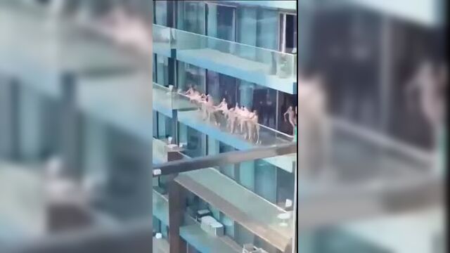 Голые русские девушки задержаны в Дубаи