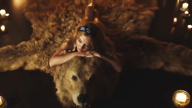 Sydney Sweeney nude