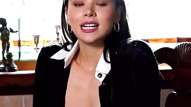 Hailee Steinfeld nude
