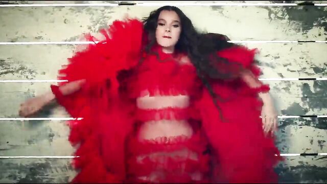 Hailee Steinfeld nude