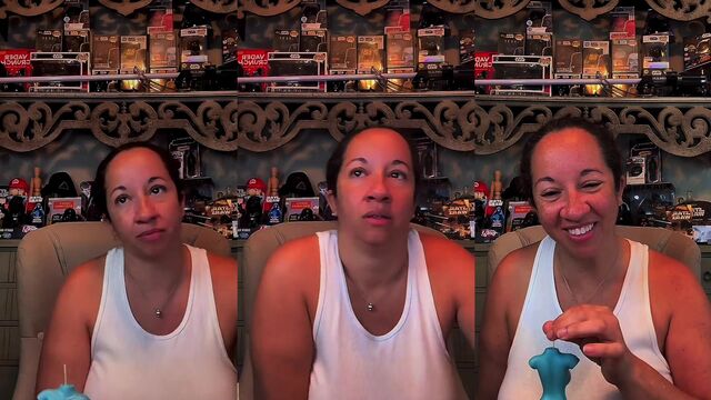 The hottest Latina MILF with big nipples gets exposed