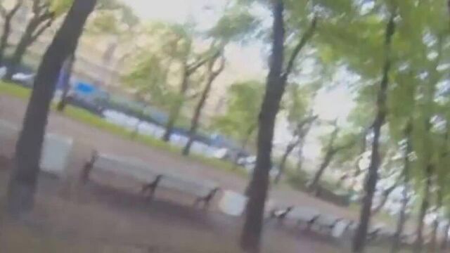 Девушка разделась перед страховым агентом