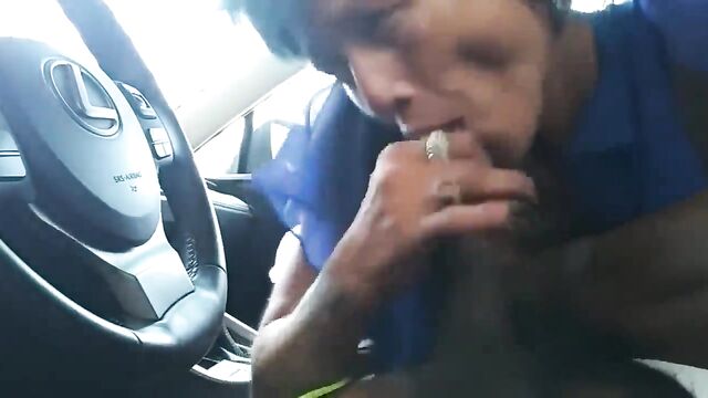 Homeless crackhead gets his BBC sucked in the backseat of my car