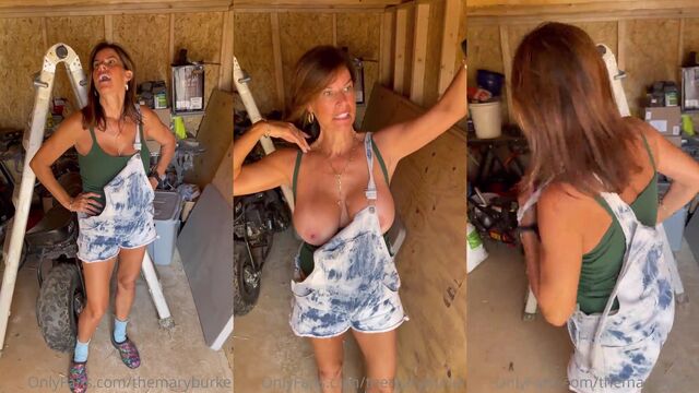 Hot mature girl with huge tits masturbates on cam show
