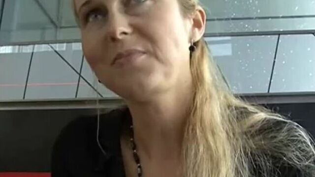 пикап зрелой блондинки на улице чешское порно CZECH STREETS Blonde MILF Picked up on Street милфа дала за деньги пикаперу секс