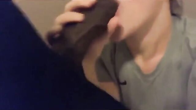 A huge black cock fucks the big tits of a cornuda wife