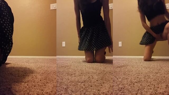Prettykittymiaos gets her pussy wet by watching porn