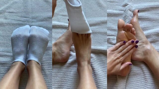 A man received a footjob and cum on his feet from a hot woman