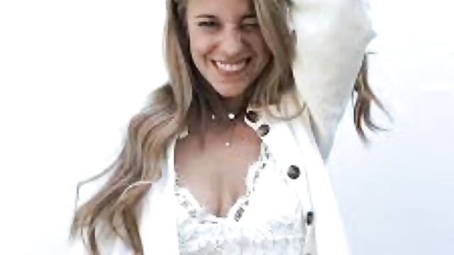 Fap to hot Dutch celeb Dee Van Der Zeeuw getting naked and fucked hard