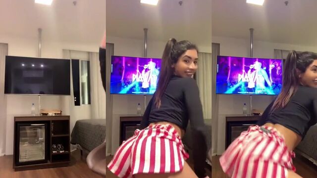 A very hot gothic novinha dancing funk with no panties on