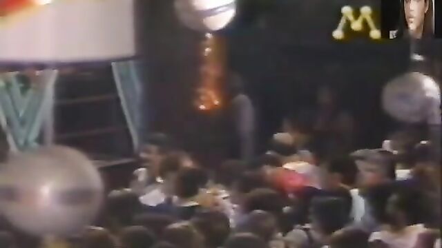 Before fame, Brazilian actress Antonella made a carnivals bikini show