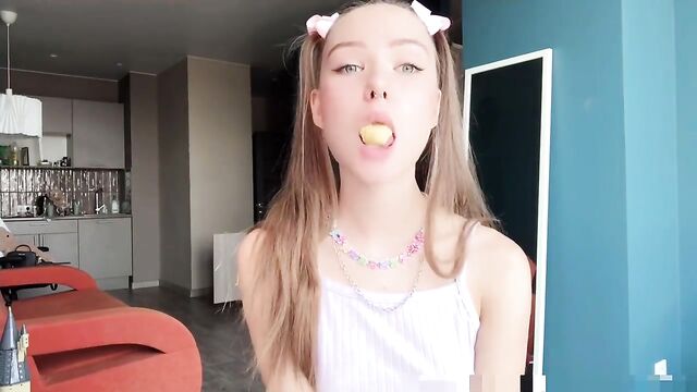 Skinny white girl Blanquita has a hot orgasm while masturbating on webcam