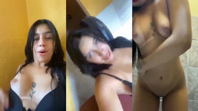 A young and juicy putinha enjoying herself on camera