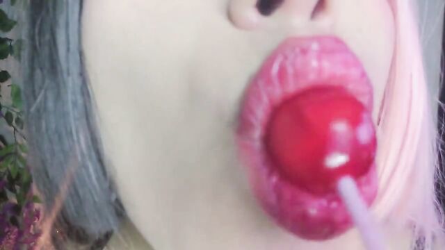 Peituda Safada Aiko Cherries gets massaged and fucked hard