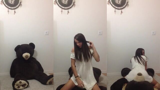 Skinny brunette teen Veronica Summers gets fucked hard by a dick